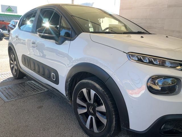 Lateral delantero derecho