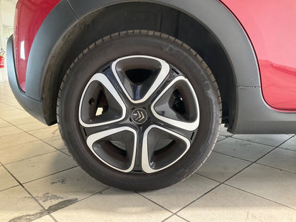 Neumático trasero derecho