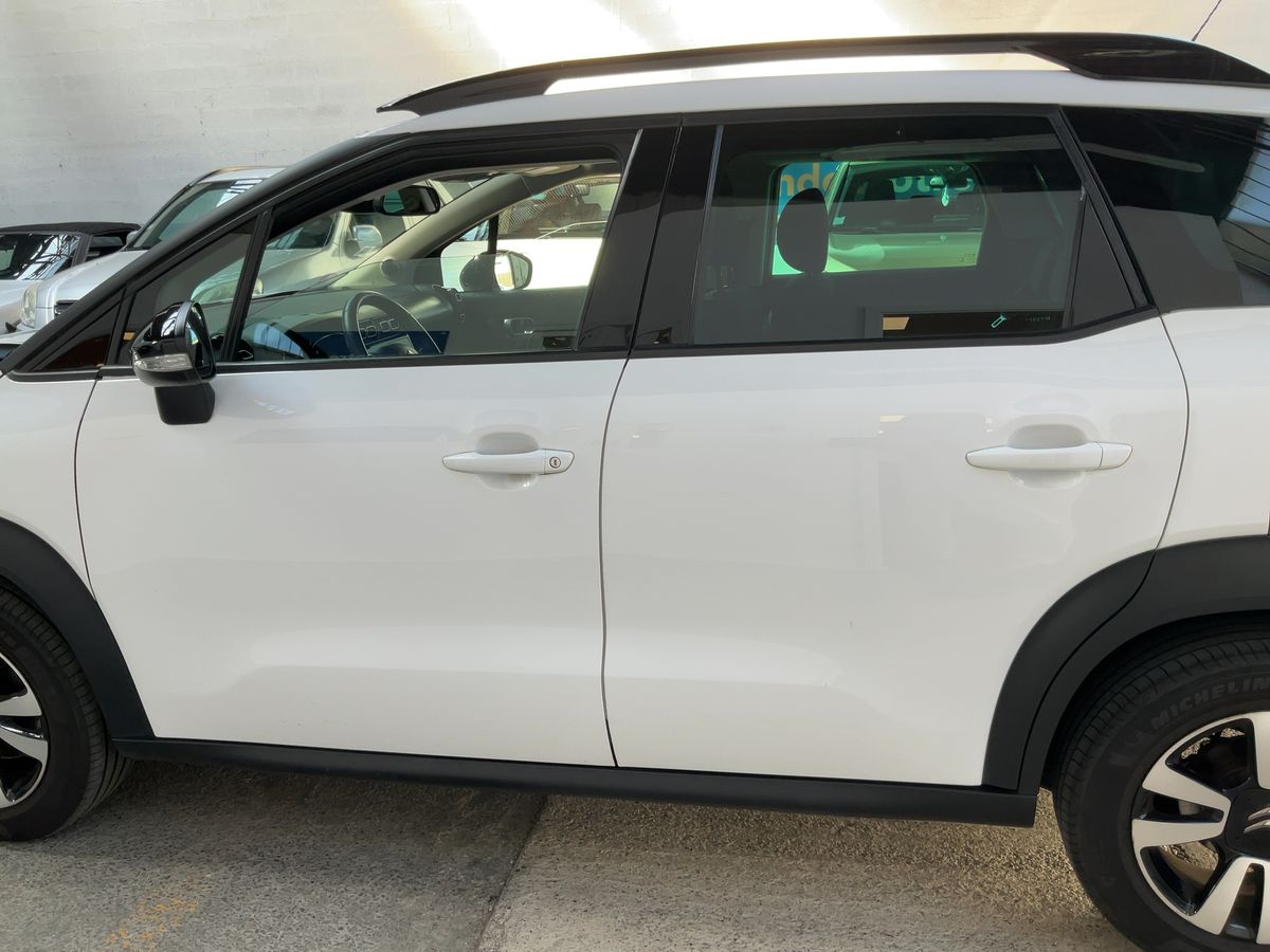 global.imageCaption.left