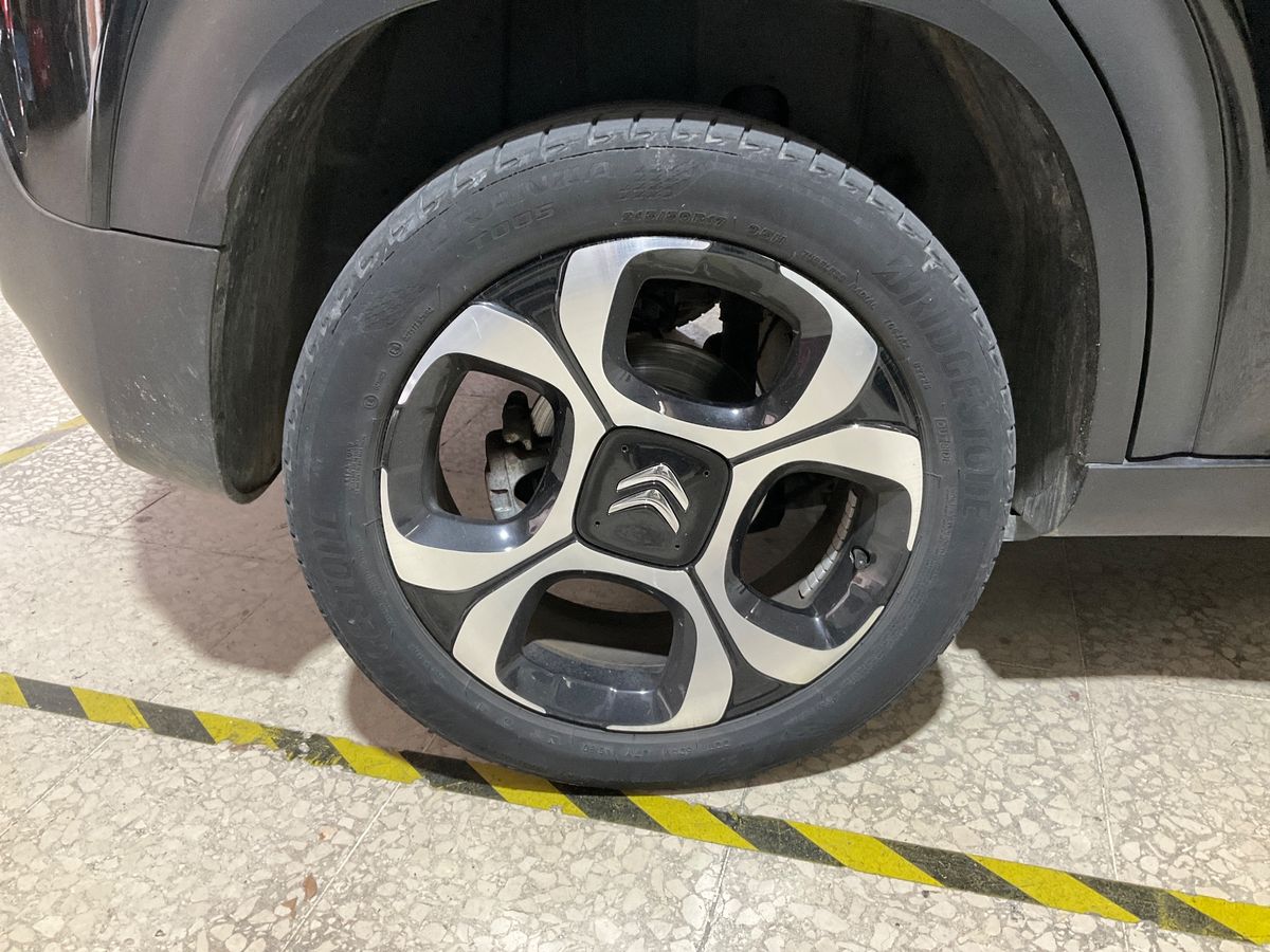 Neumático trasero derecho