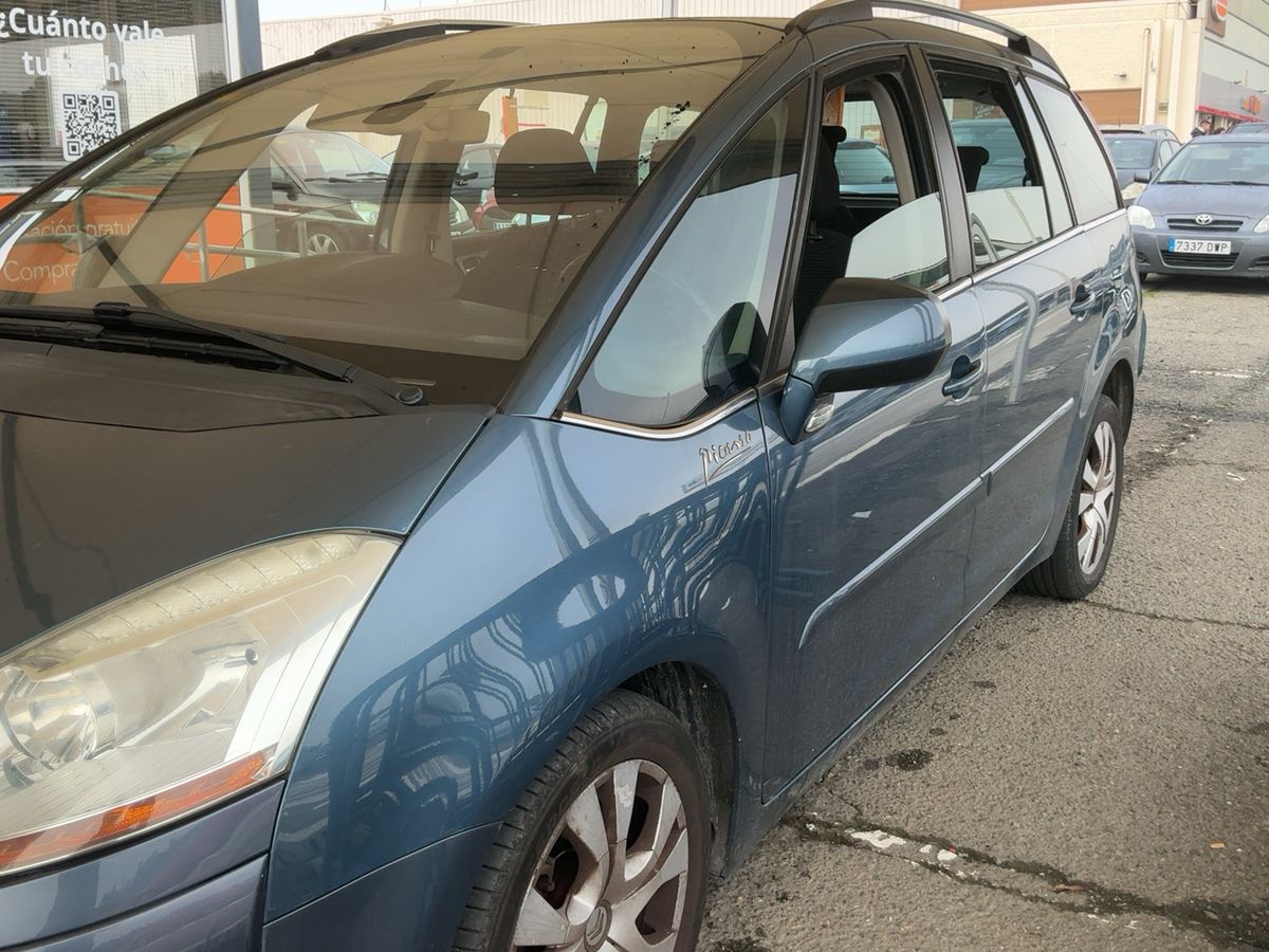 Lateral delantero izquierdo