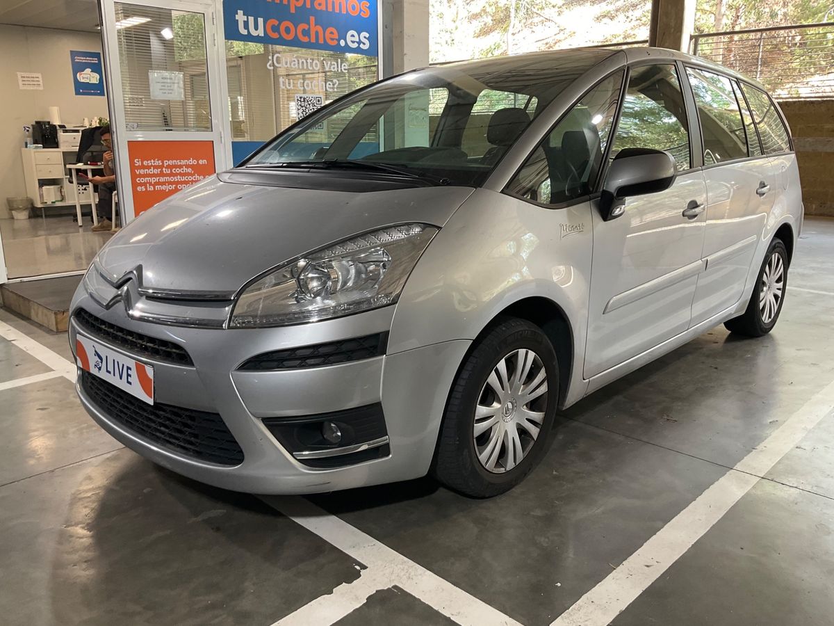 Frontal izquierda