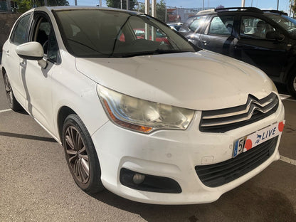 Lateral delantero derecho