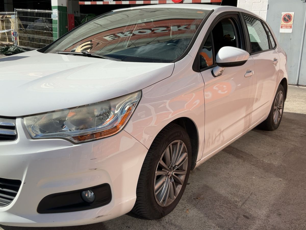 Lateral delantero izquierdo