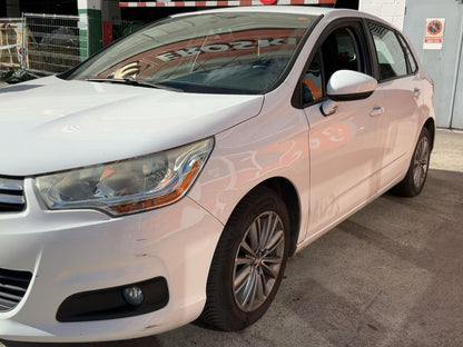 Lateral delantero izquierdo