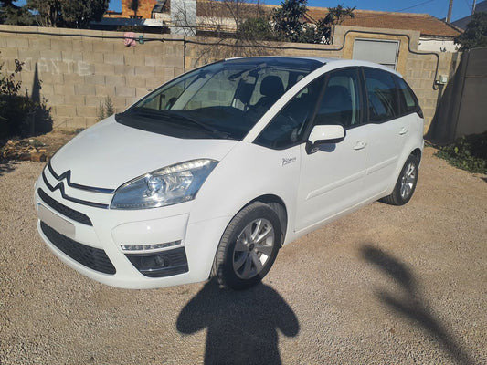 Frontal izquierda
