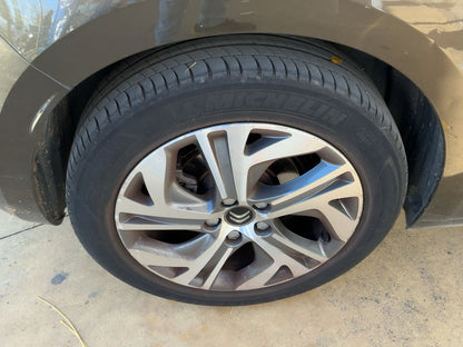 Neumático trasero derecho