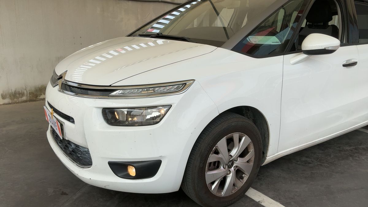 Lateral delantero izquierdo
