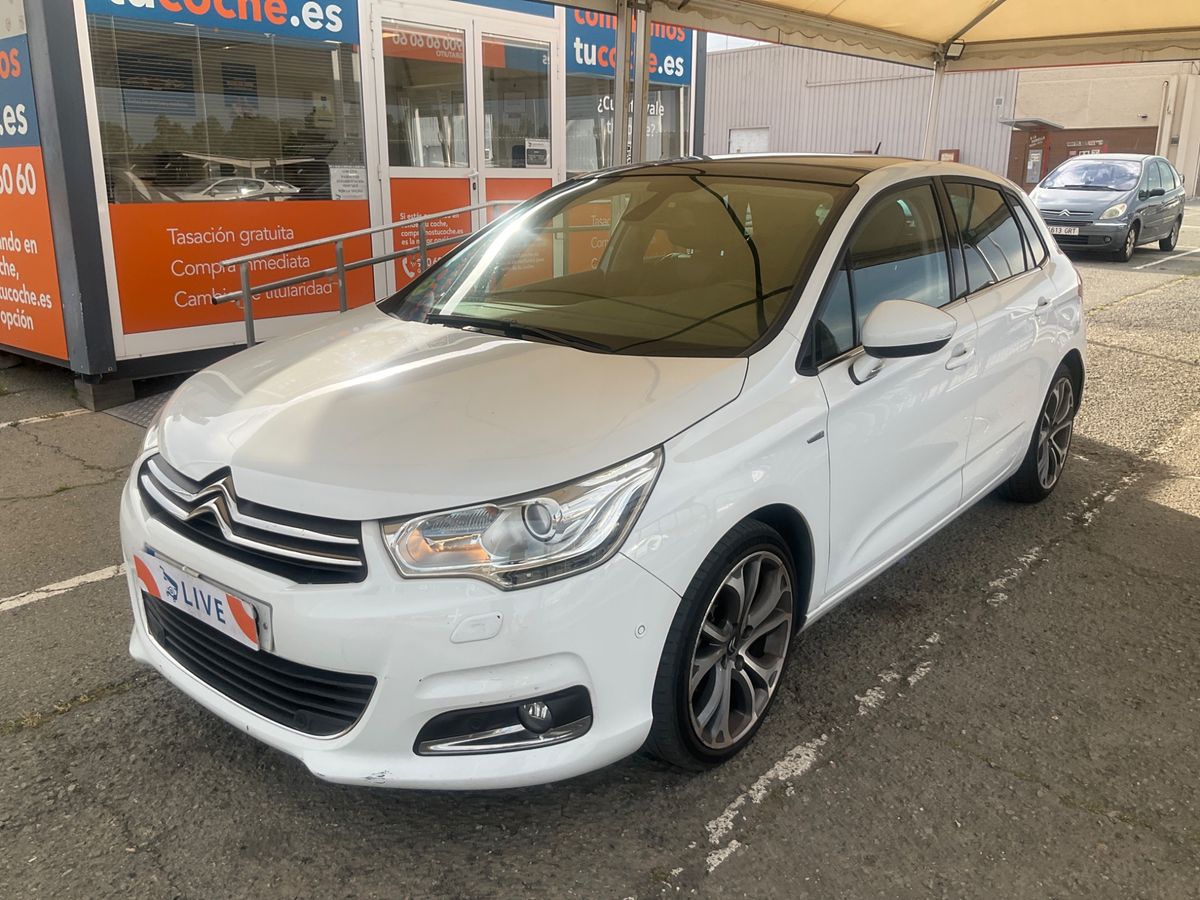 Frontal izquierda
