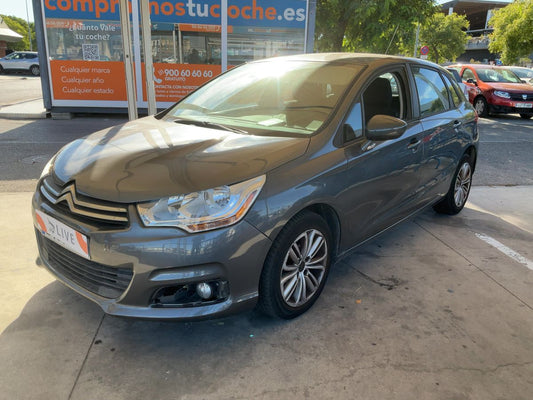 Frontal izquierda