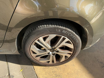 Neumático trasero izquierdo