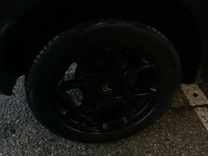 Neumático trasero derecho