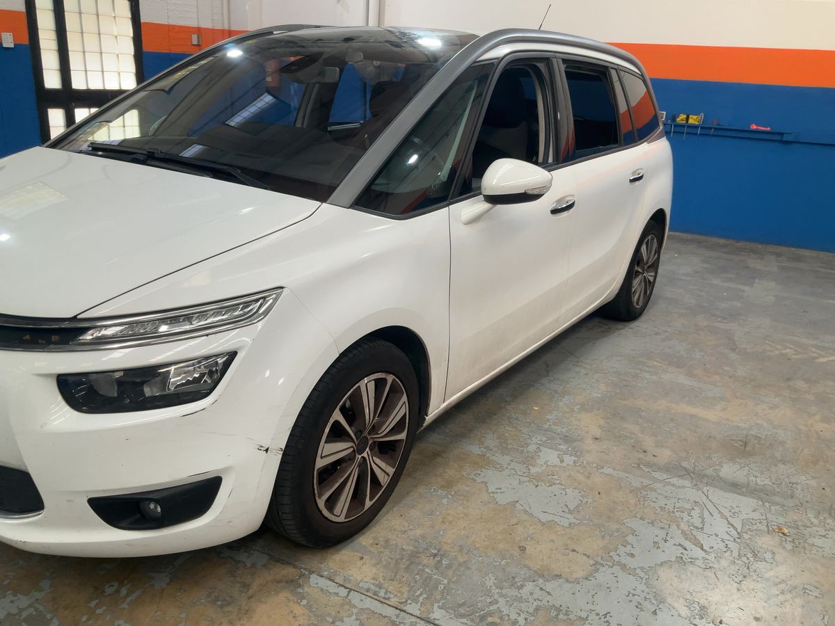 Lateral delantero izquierdo