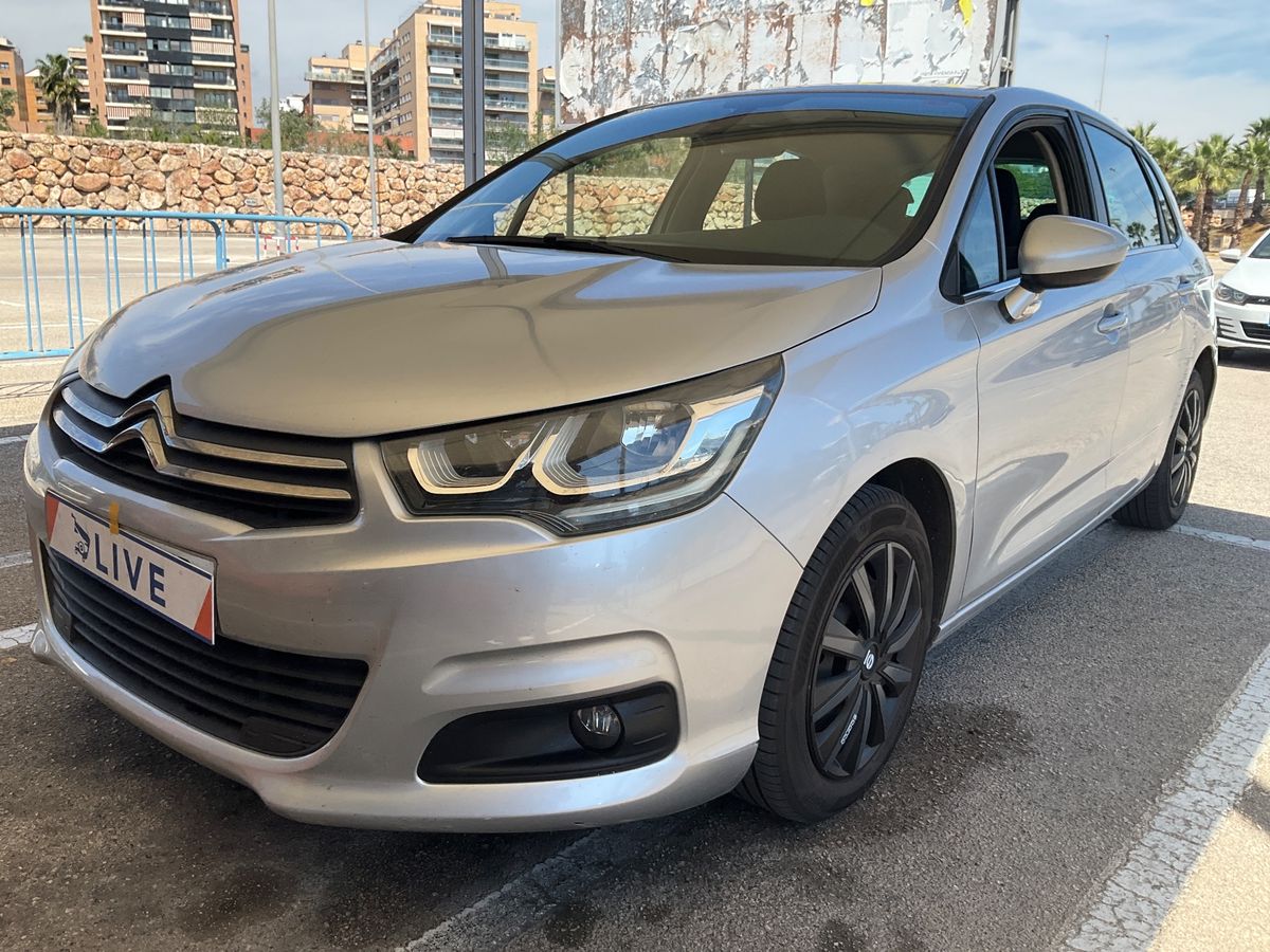 Frontal izquierda