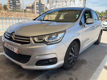 Frontal izquierda