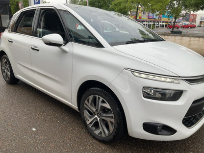 Lateral delantero derecho