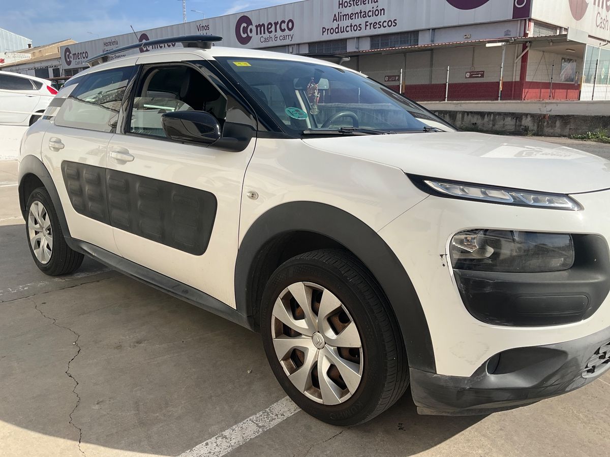Lateral delantero derecho