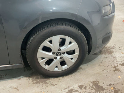 Neumático delantero derecho