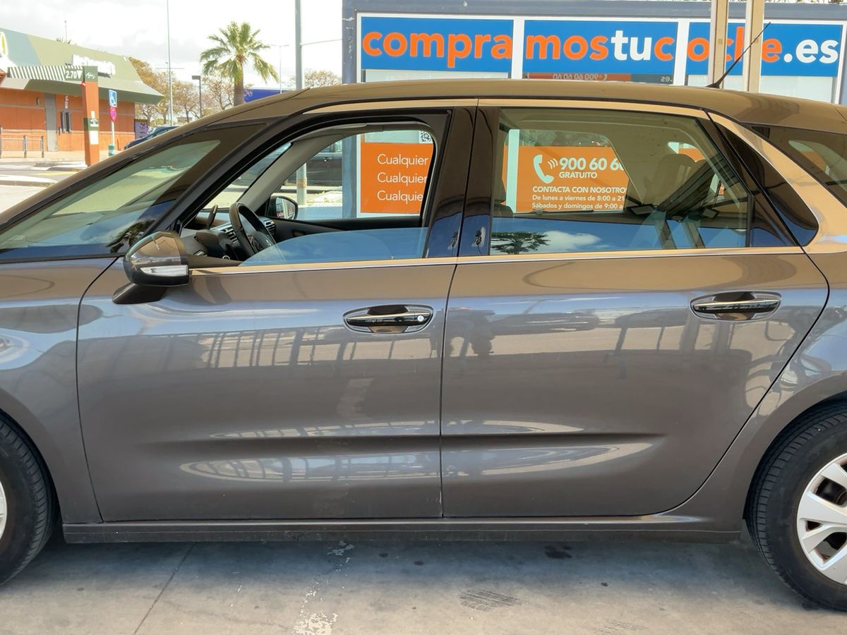 Exterior izquierda