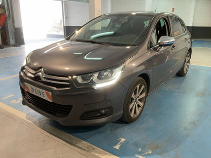 Frontal izquierda