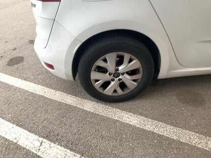 Neumático trasero derecho