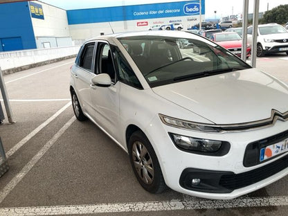 Lateral delantero derecho