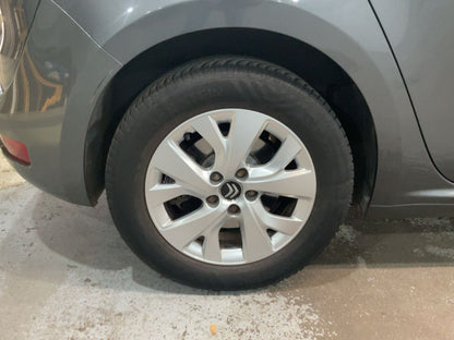 Neumático trasero derecho