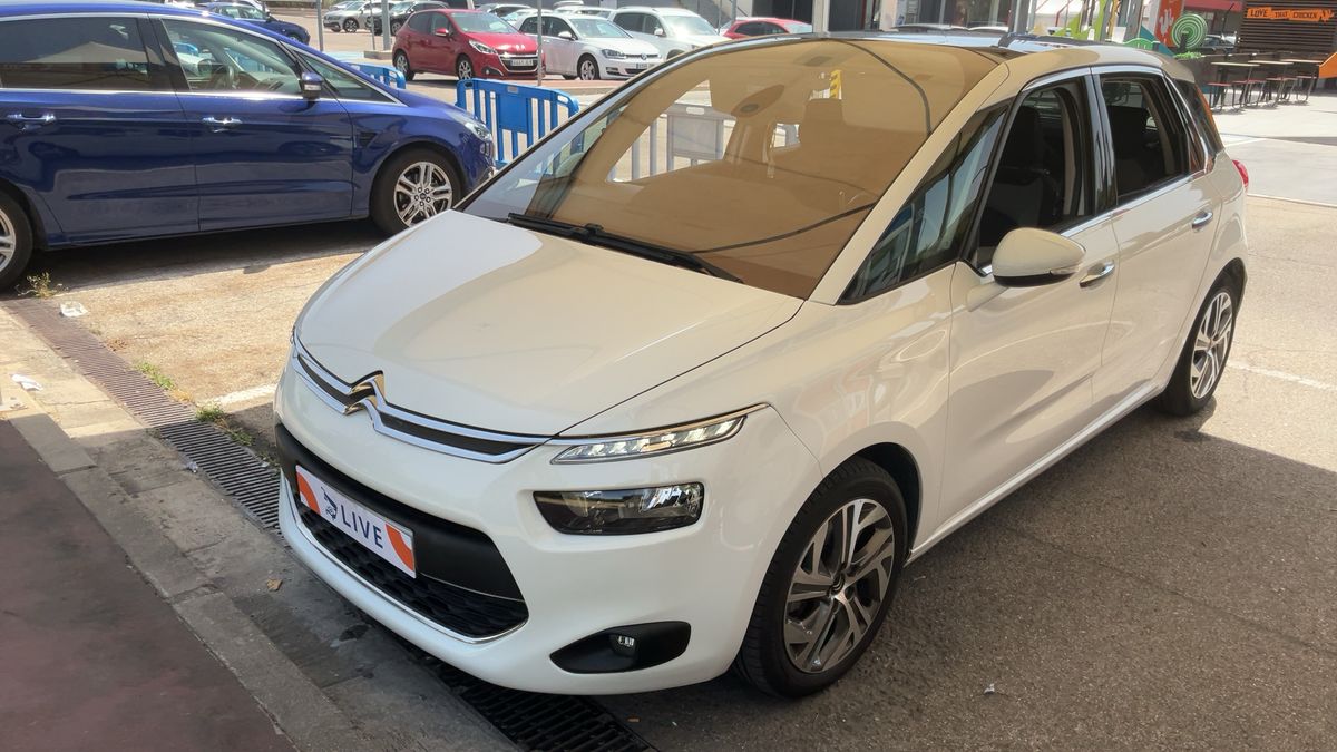 Frontal izquierda