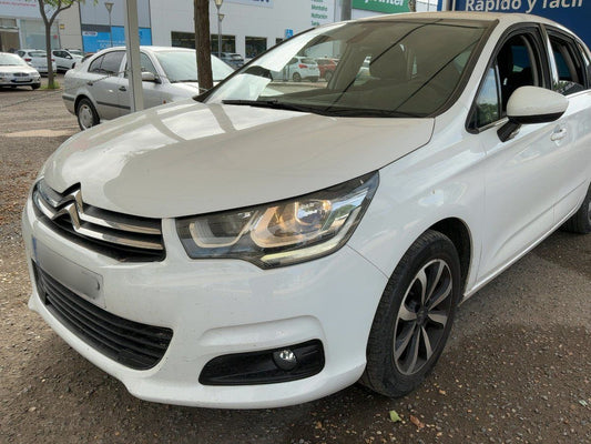 Frontal izquierda