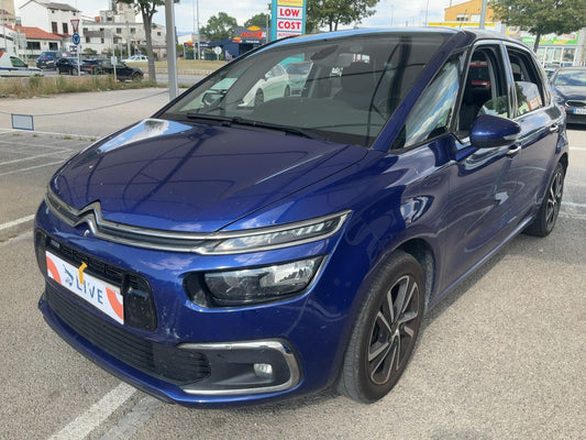 Frontal izquierda