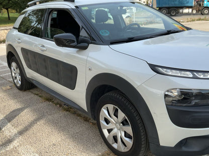 Lateral delantero derecho