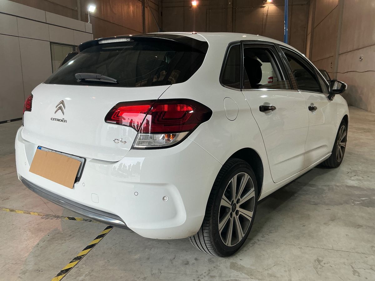 Parte trasera derecha