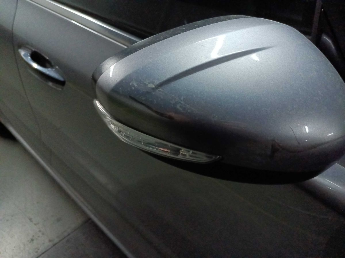 Carcasa del retrovisor Arañazo