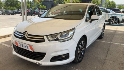 Frontal izquierda