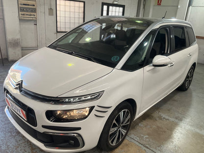 Frontal izquierda