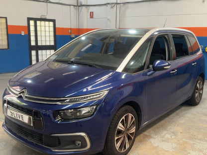 Frontal izquierda