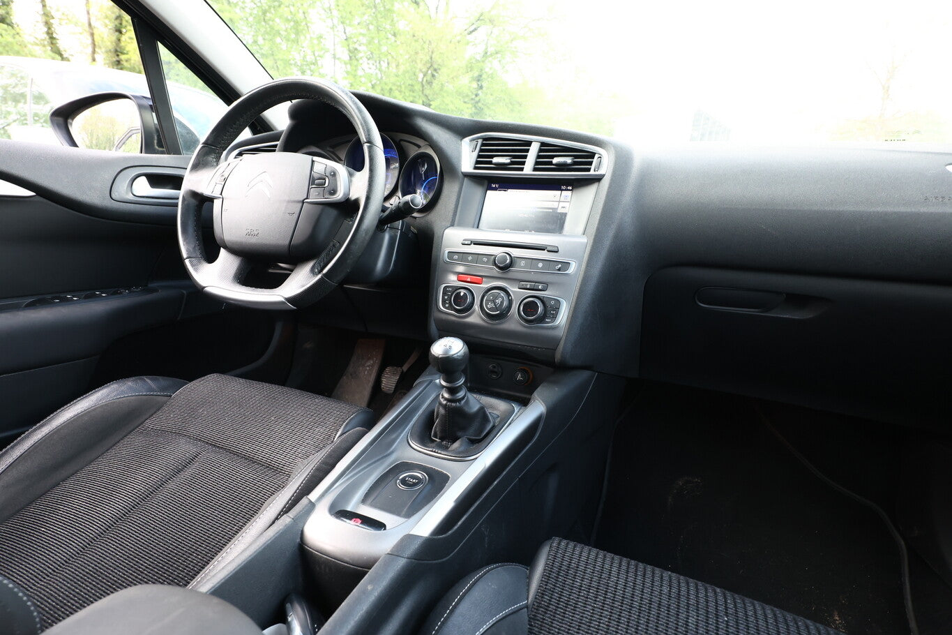Citroën C4 1.6 BHDi 120 Shine Nav Pano PDC Temp KeyL 17Z 118274709 8