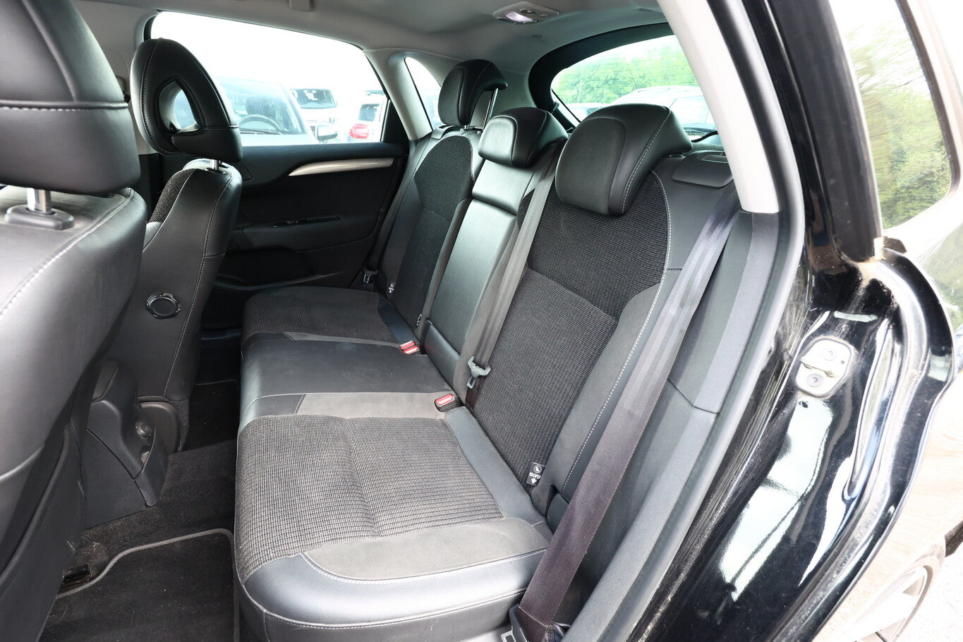 Citroën C4 1.6 BHDi 120 Shine Nav Pano PDC Temp KeyL 17Z 118274709 9