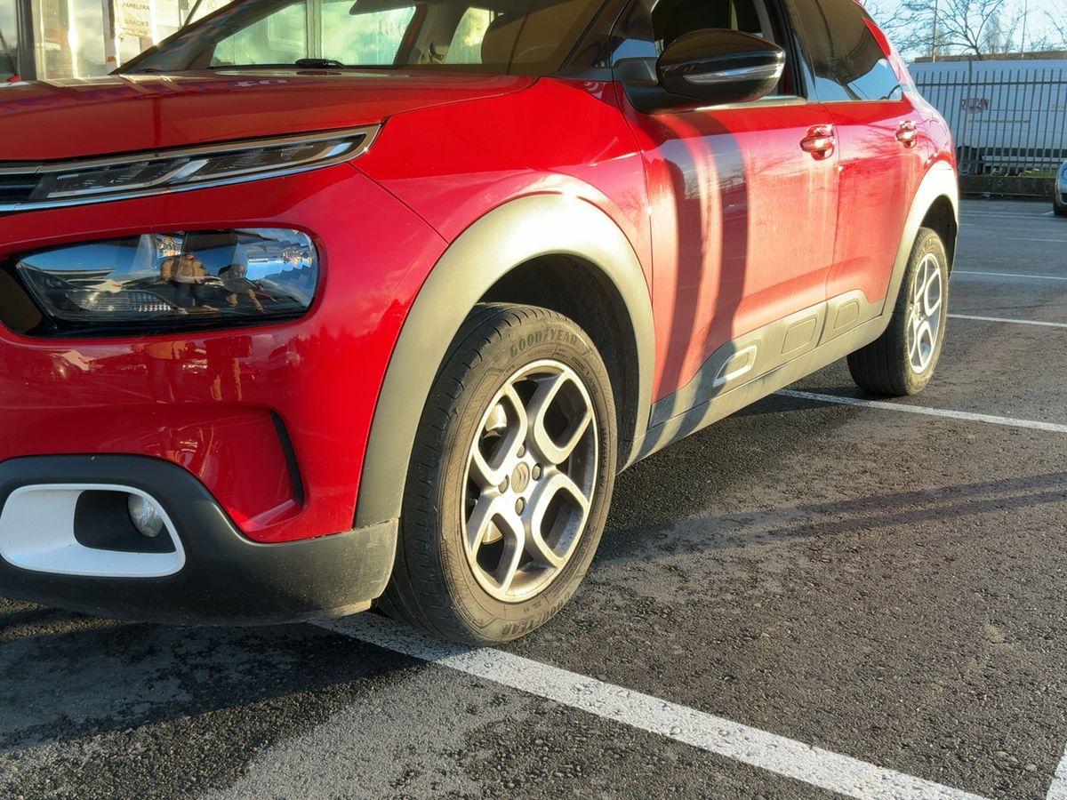 Lateral delantero izquierdo