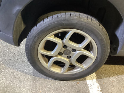 Neumático trasero derecho