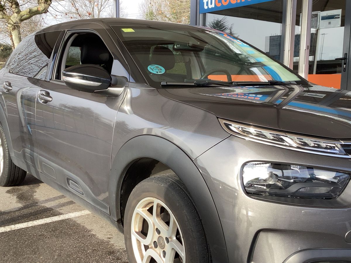 Lateral delantero derecho