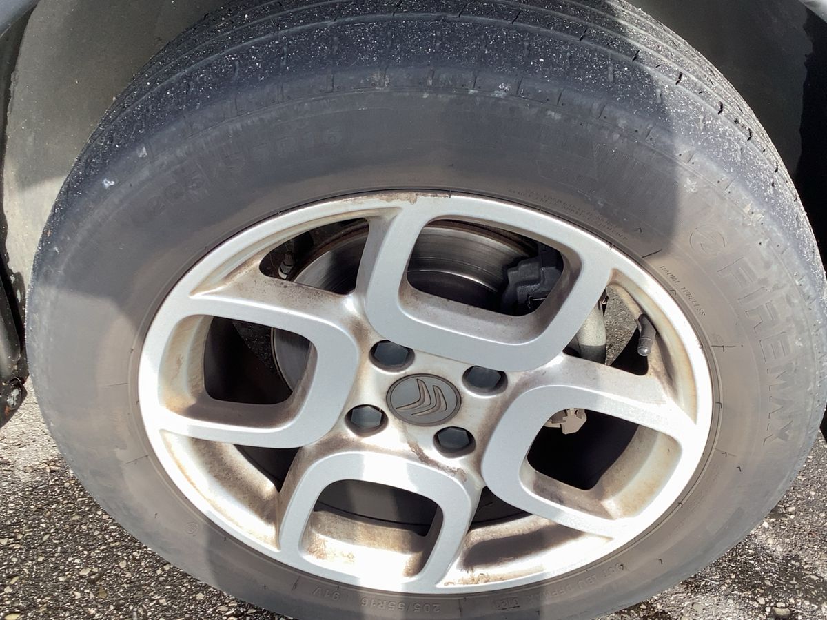 Neumático delantero derecho