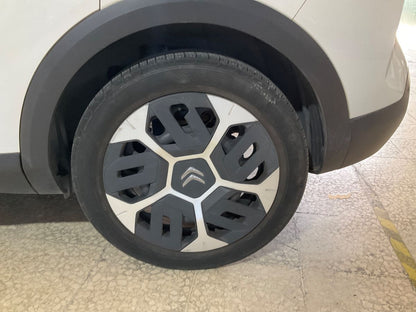 Neumático trasero izquierdo