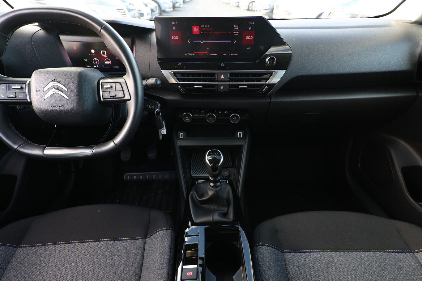 Citroën C4 1.2 PureTech 130 Feel LED Kam AppCo Temp 98111759 8