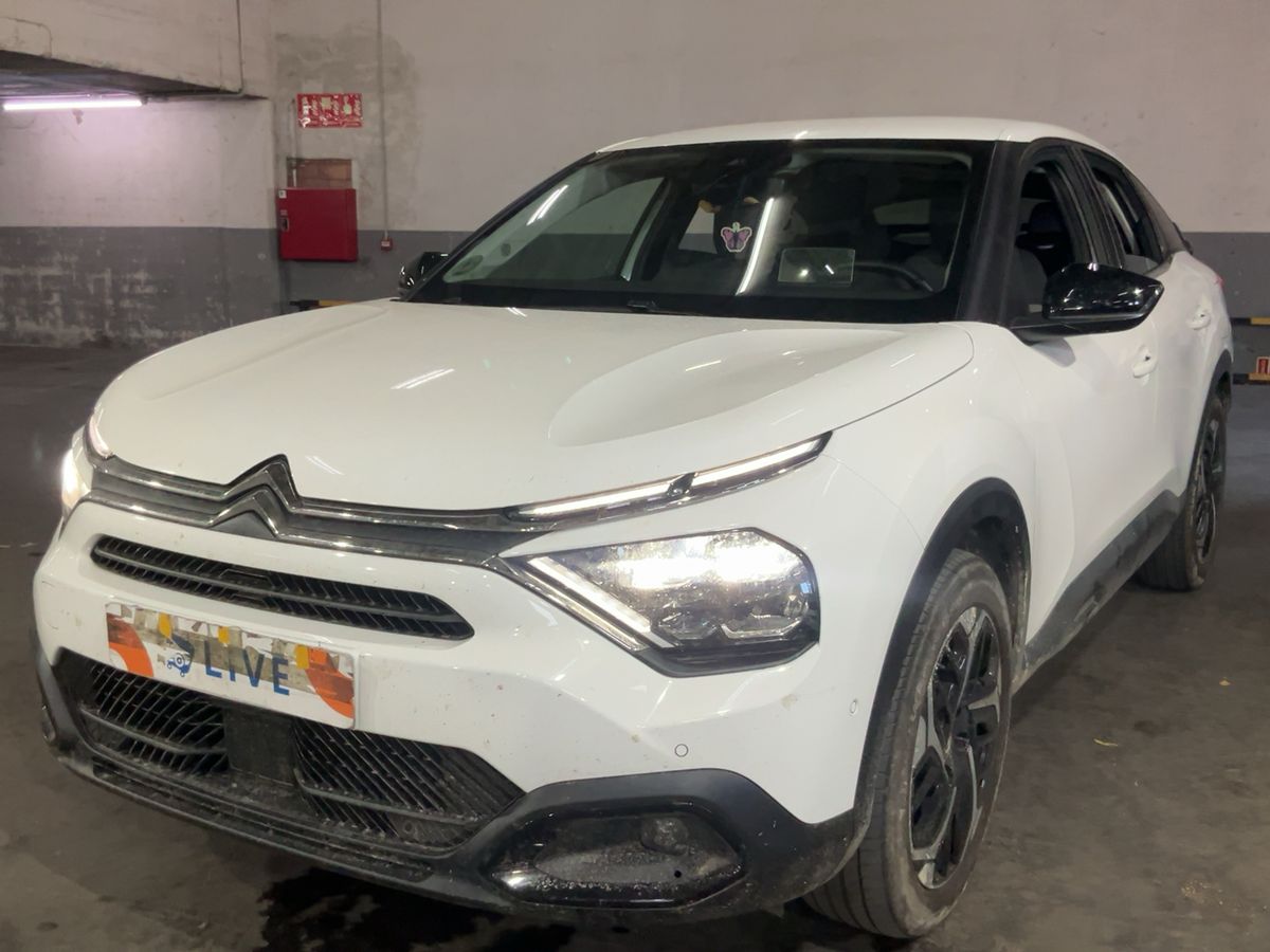 Frontal izquierda