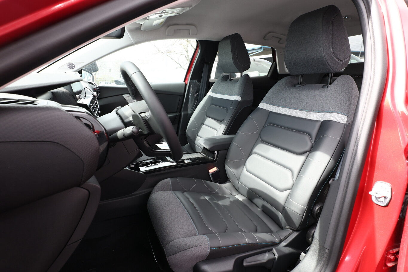 Citroën C4 X 130 EAT8 Shine SHZ ACC Nav HUD PDC Keyl LHZ 112190460 5