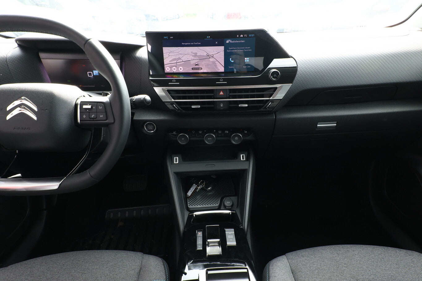Citroën C4 X 130 EAT8 Shine SHZ ACC Nav HUD PDC Keyl LHZ 112190460 7
