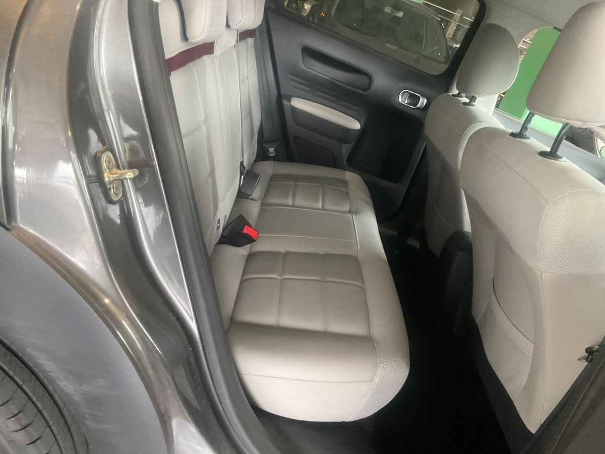 Interior trasero