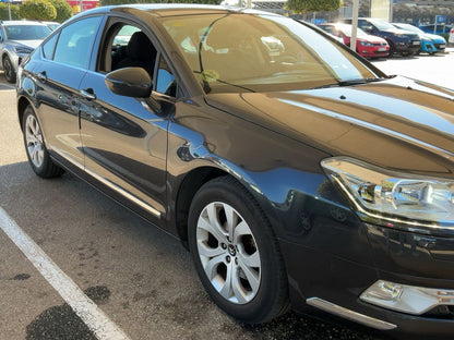 Lateral delantero derecho