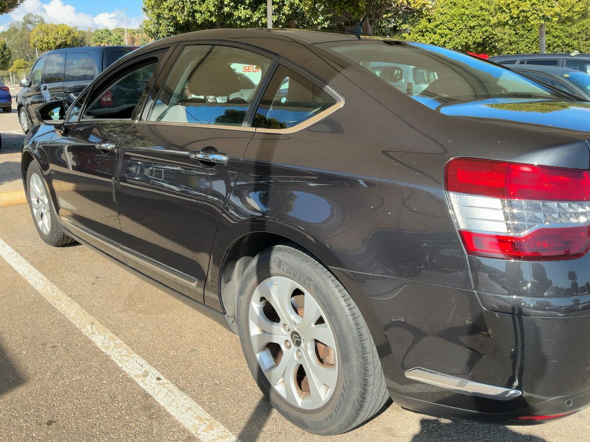 Parte trasera izquierda